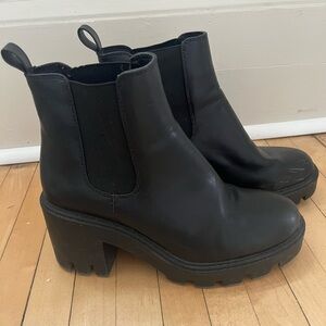 Black Red top Chelsea Boots